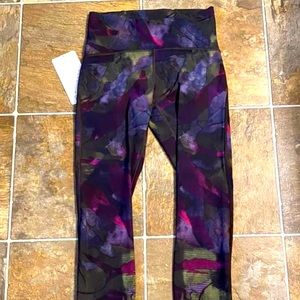 Lululemon wunder under crops size 2 new with tags